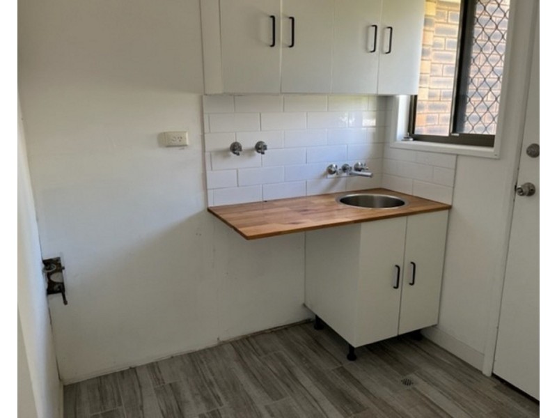 2/6 Corunna Cr, Ashmore QLD 4214