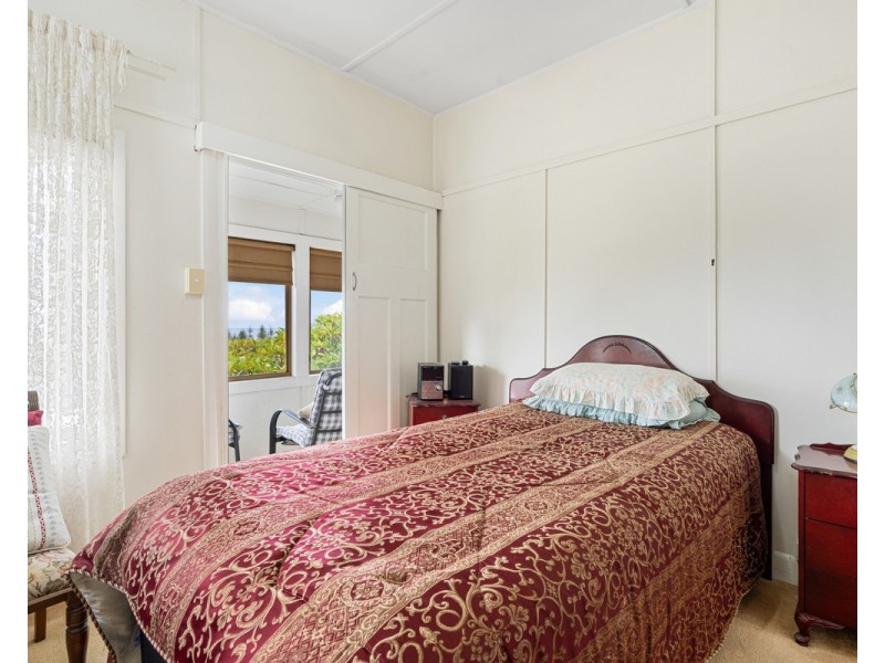 14 Hill Avenue, Burleigh Heads QLD 4220