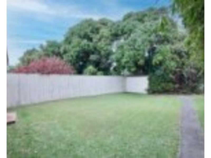 24 Chainey Av,, Miami QLD 4220