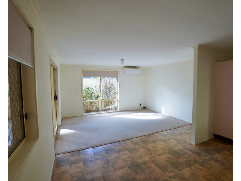 24 Chainey Av,, Miami QLD 4220