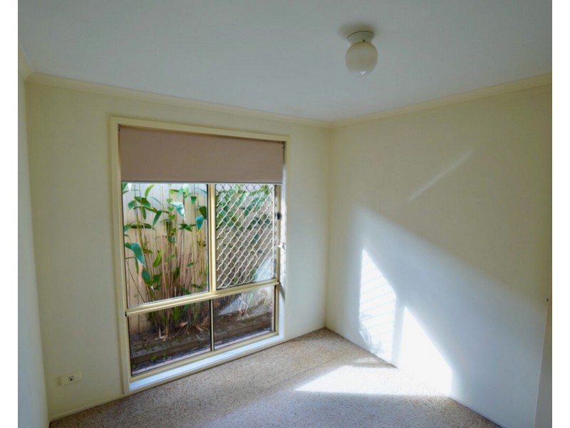 24 Chainey Av,, Miami QLD 4220