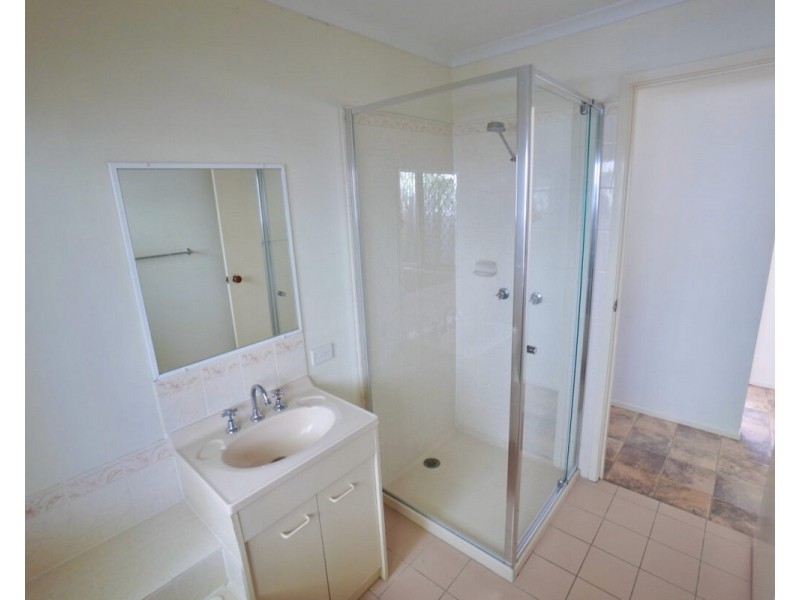 24 Chainey Av,, Miami QLD 4220