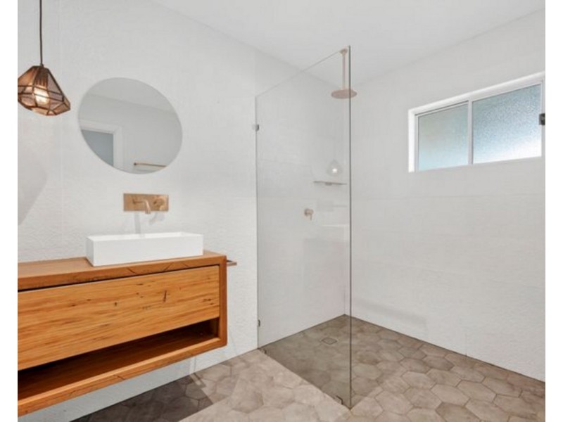 12 Joy Avenue, Burleigh Waters QLD 4220