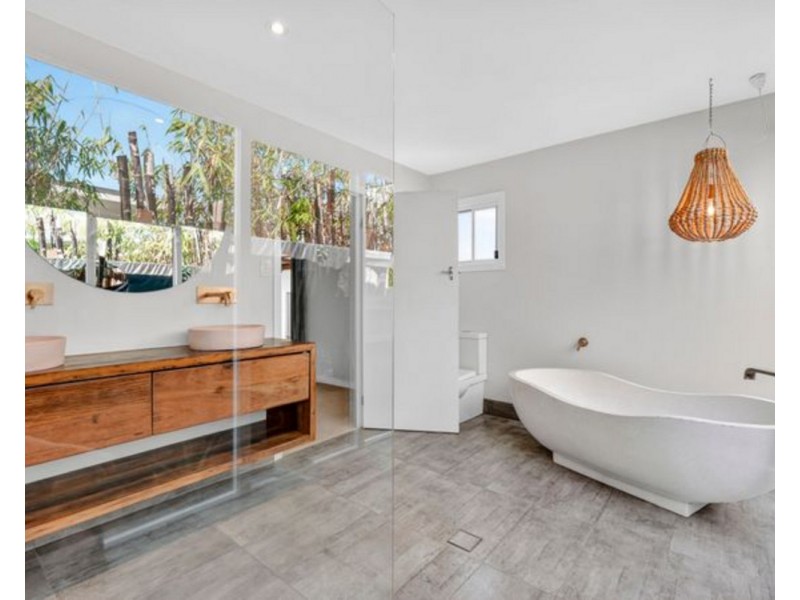 12 Joy Avenue, Burleigh Waters QLD 4220