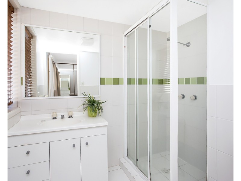 5/2032 Gold Coast Highway, Miami QLD 4220