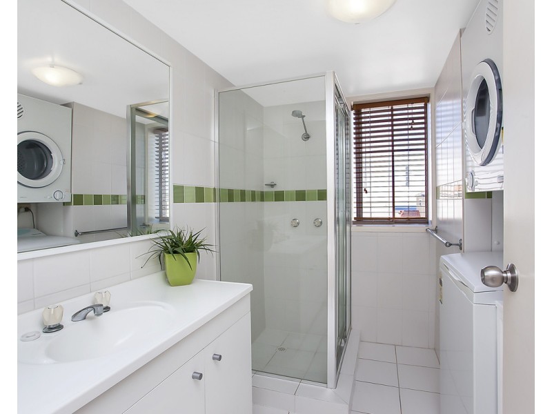 5/2032 Gold Coast Highway, Miami QLD 4220