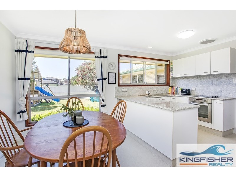 184 Acanthus Avenue, Burleigh Waters QLD 4220