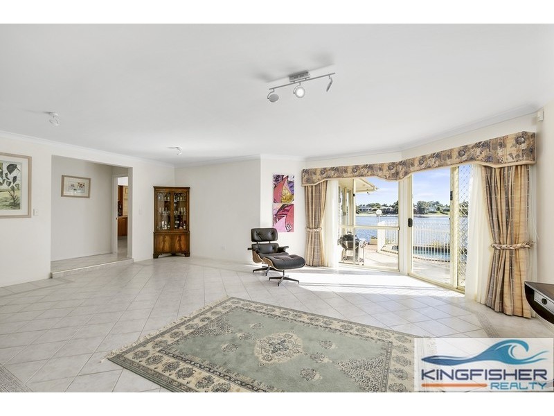 51 Wedgebill Parade, Burleigh Waters QLD 4220