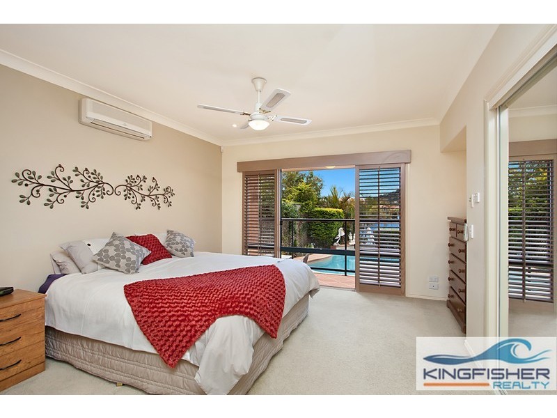 144 Dunlin Drive, Burleigh Waters QLD 4220