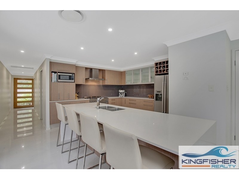 166 Burleigh Street, Burleigh Waters QLD 4220