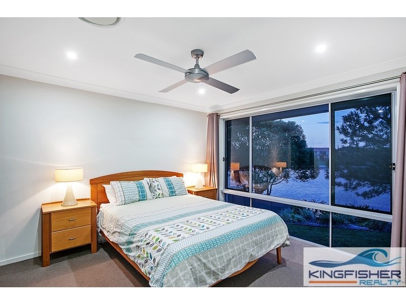 166 Burleigh Street, Burleigh Waters QLD 4220