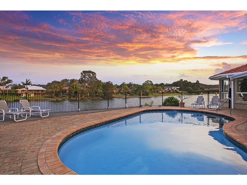 106 Dunlin Drive, Burleigh Waters QLD 4220