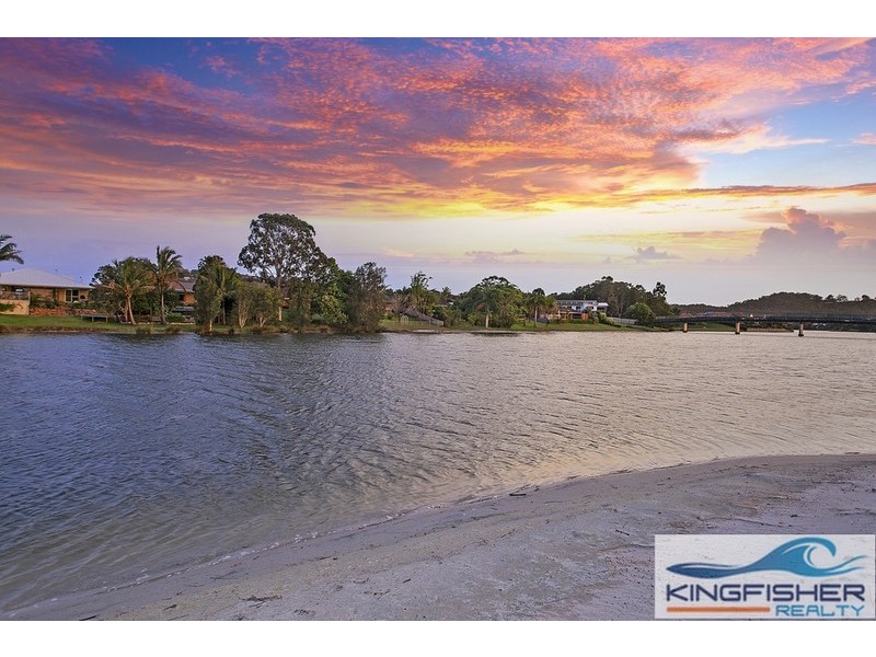 106 Dunlin Drive, Burleigh Waters QLD 4220