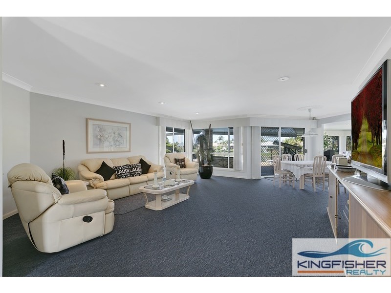 106 Dunlin Drive, Burleigh Waters QLD 4220