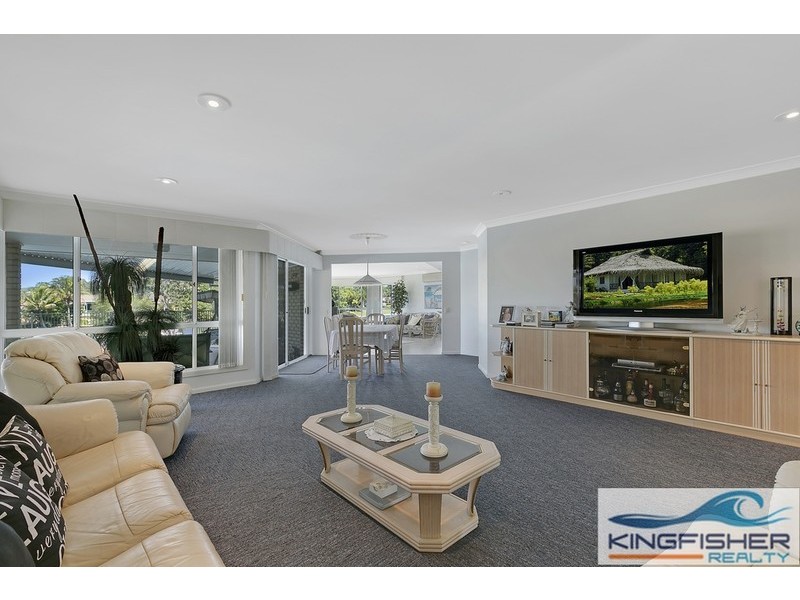 106 Dunlin Drive, Burleigh Waters QLD 4220