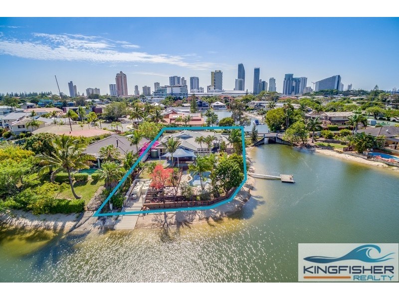 4 Bal Harbour, Broadbeach Waters QLD 4218