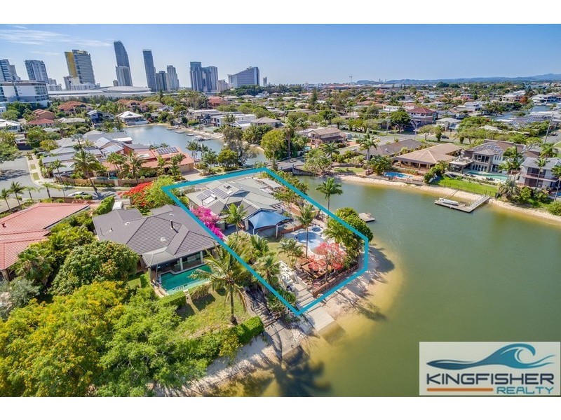4 Bal Harbour, Broadbeach Waters QLD 4218