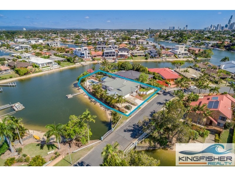 4 Bal Harbour, Broadbeach Waters QLD 4218