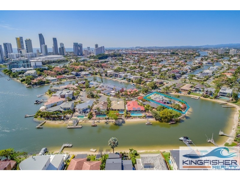 4 Bal Harbour, Broadbeach Waters QLD 4218