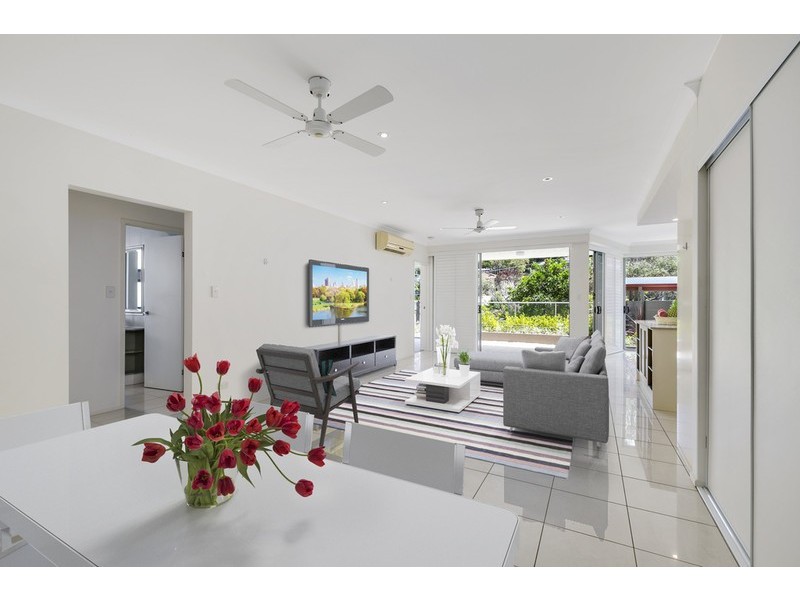 2/21 Ewart Street, Burleigh Heads QLD 4220