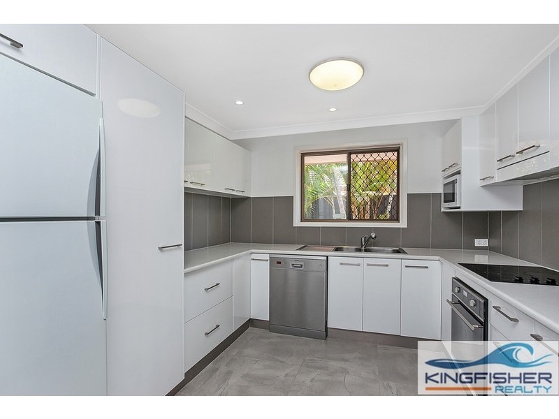 3 Fantail Court, Burleigh Waters QLD 4220