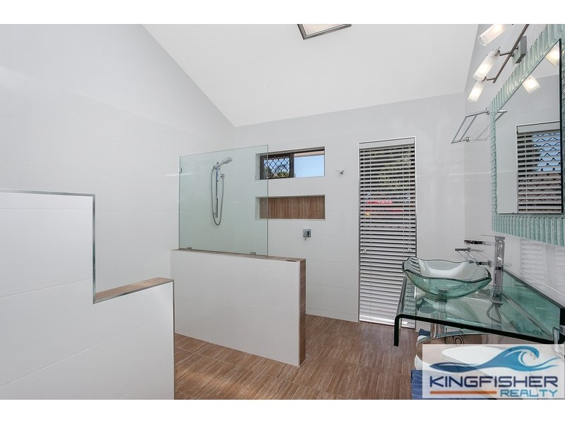 3 Fantail Court, Burleigh Waters QLD 4220