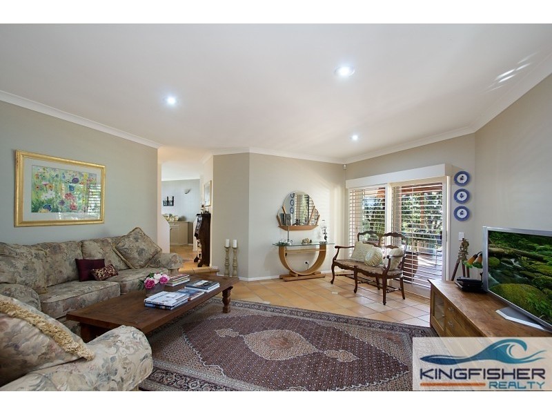 9 Dulcie Drive, Burleigh Heads QLD 4220