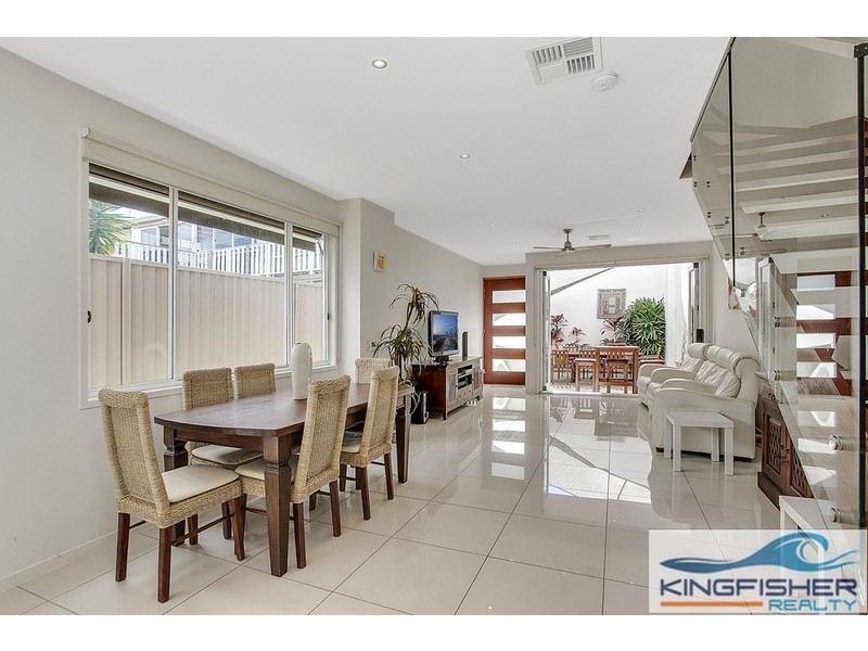 1/4 Cedar Court, Burleigh Heads QLD 4220