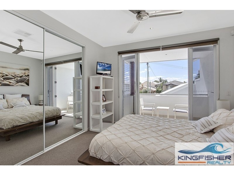 1/4 Cedar Court, Burleigh Heads QLD 4220
