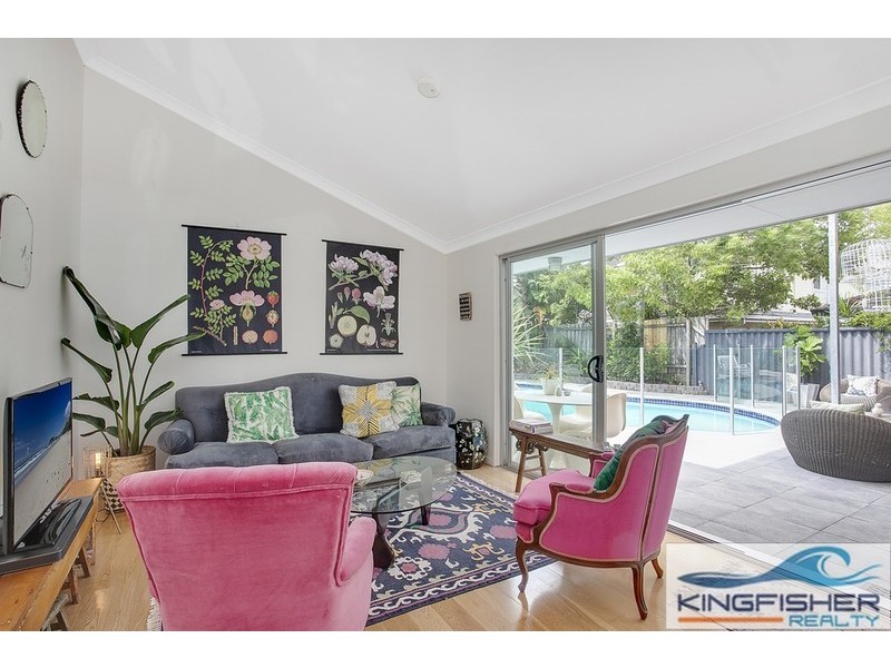 16 Kestrel Drive, Burleigh Waters QLD 4220