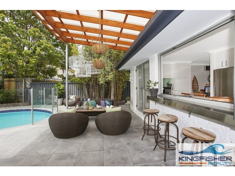 16 Kestrel Drive, Burleigh Waters QLD 4220