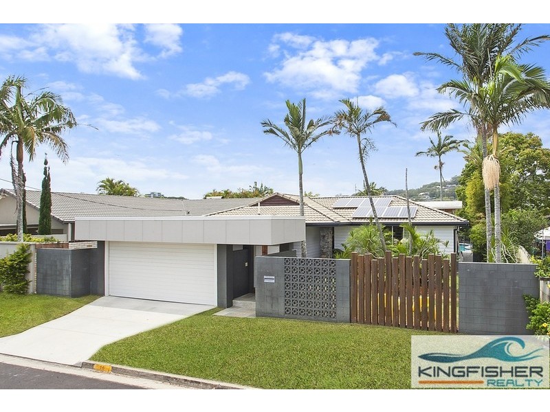 16 Kestrel Drive, Burleigh Waters QLD 4220