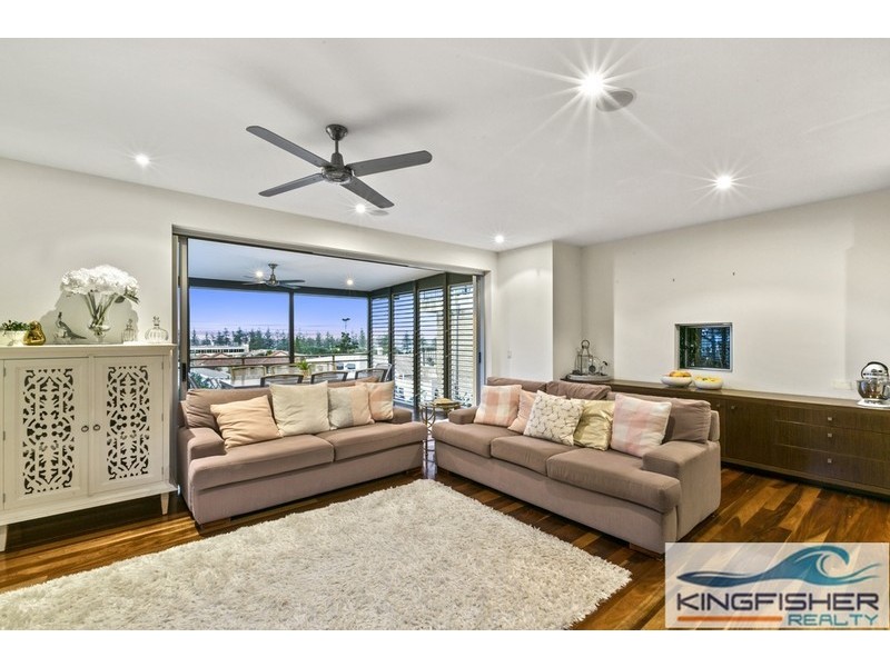 9 Hill Avenue, Burleigh Heads QLD 4220