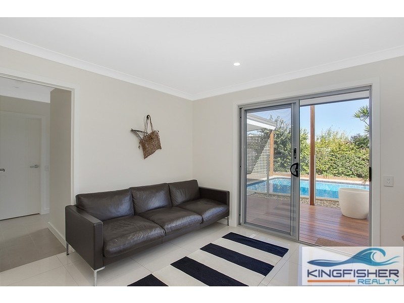 18 Bittern Avenue, Burleigh Waters QLD 4220