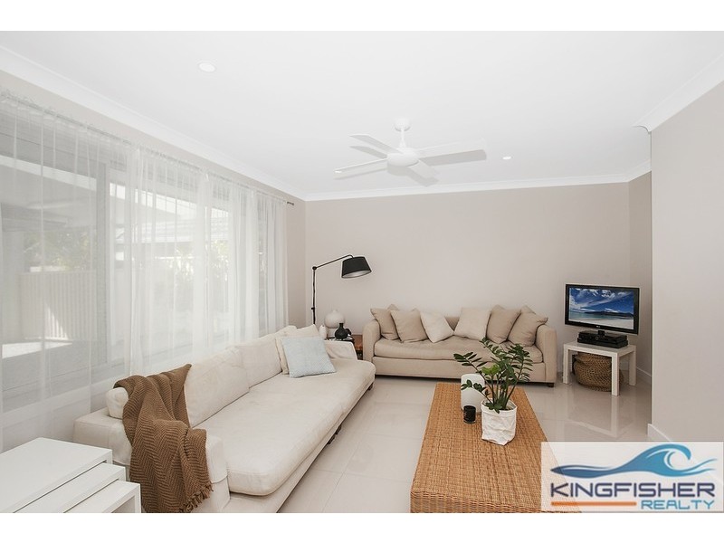 18 Bittern Avenue, Burleigh Waters QLD 4220