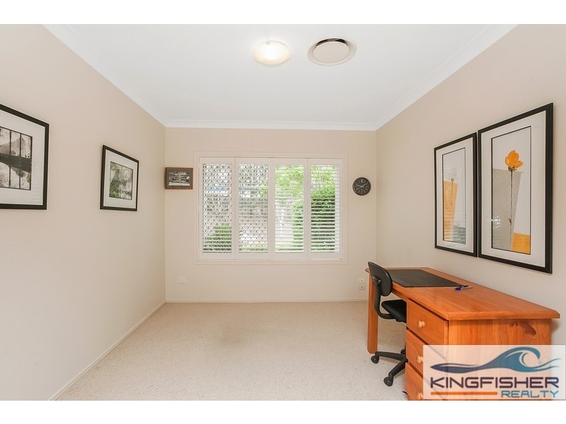 8 Stingray Crescent, Burleigh Waters QLD 4220