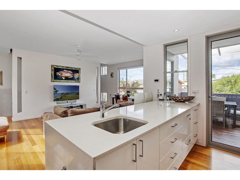 3/1 Elder Entrance, Burleigh Heads QLD 4220