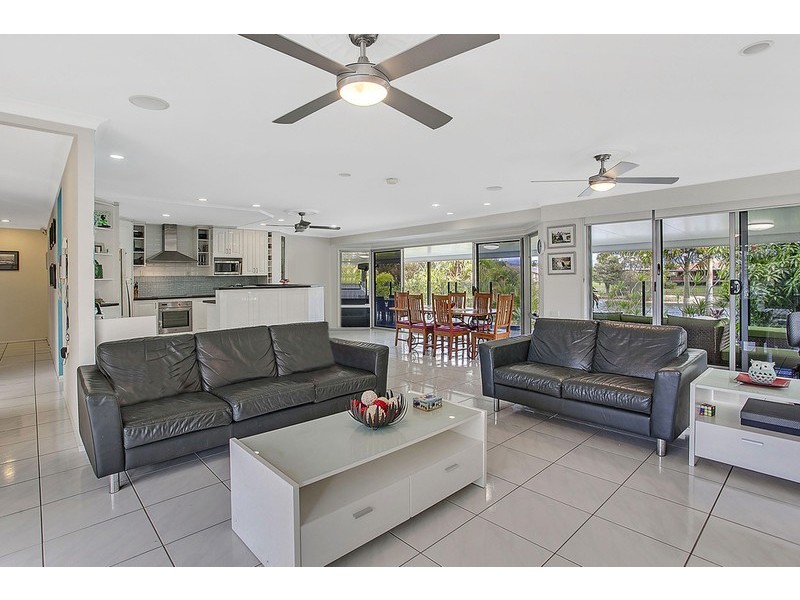 80 Jabiru Avenue, Burleigh Waters QLD 4220