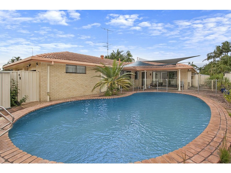 3 Quail Court, Burleigh Waters QLD 4220
