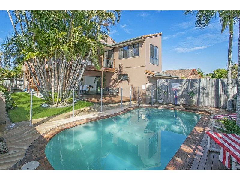 1/10 Peacock Place, Burleigh Waters QLD 4220