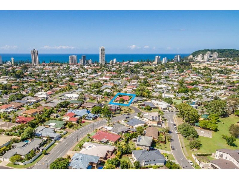 5 Skua Street, Burleigh Waters QLD 4220