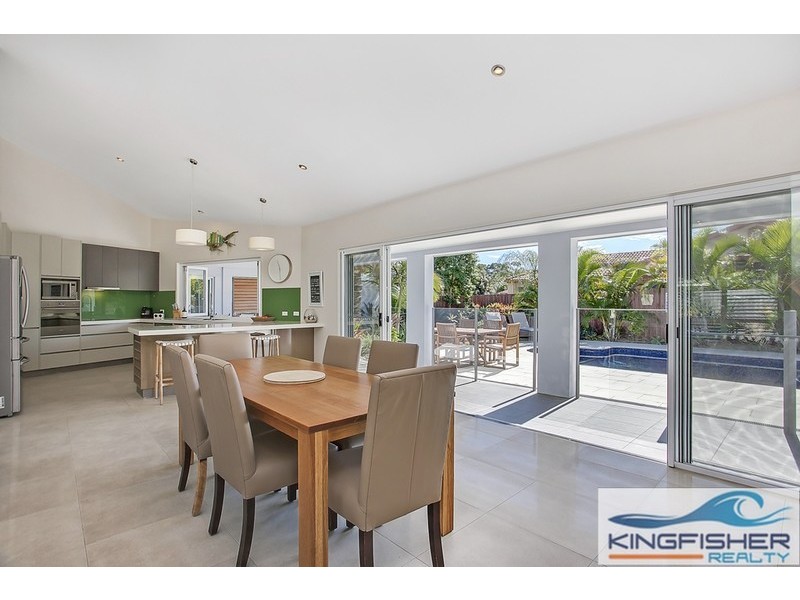 9 Seahawk Crescent, Burleigh Waters QLD 4220