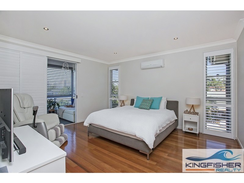 9 Seahawk Crescent, Burleigh Waters QLD 4220