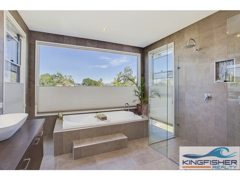 9 Seahawk Crescent, Burleigh Waters QLD 4220