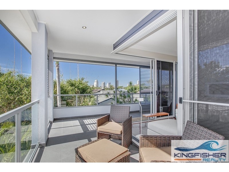 9 Seahawk Crescent, Burleigh Waters QLD 4220