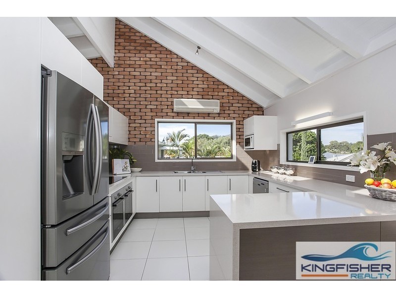 18 Bellbird Avenue, Burleigh Waters QLD 4220