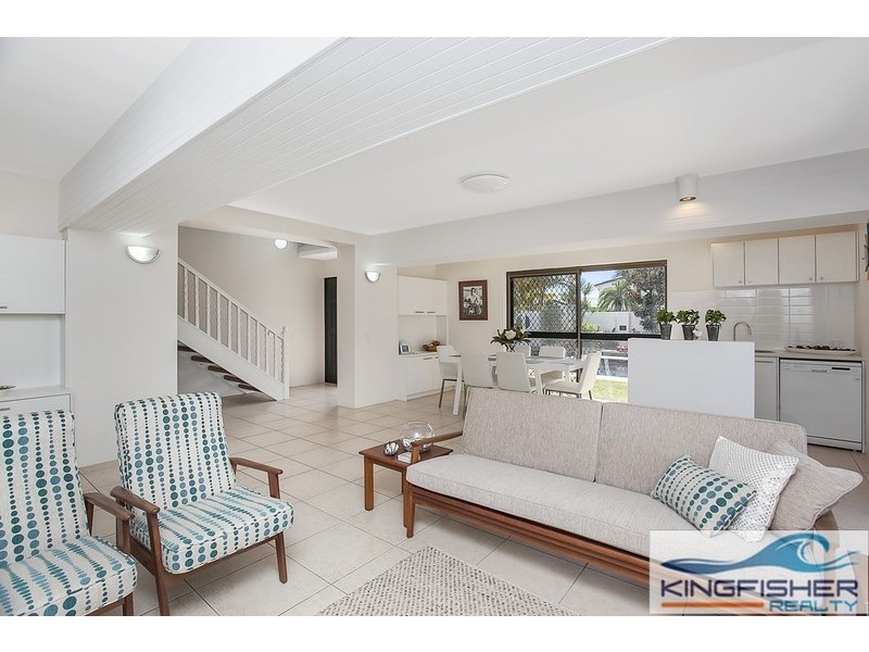 18 Bellbird Avenue, Burleigh Waters QLD 4220