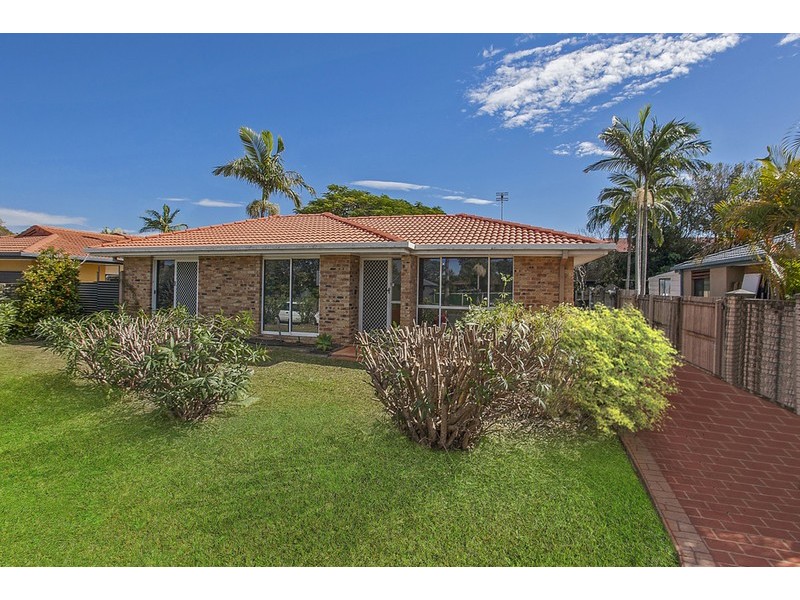 147 Christine Avenue, Burleigh Waters QLD 4220