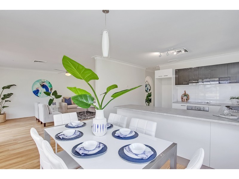 45 Kingfisher Crescent, Burleigh Waters QLD 4220
