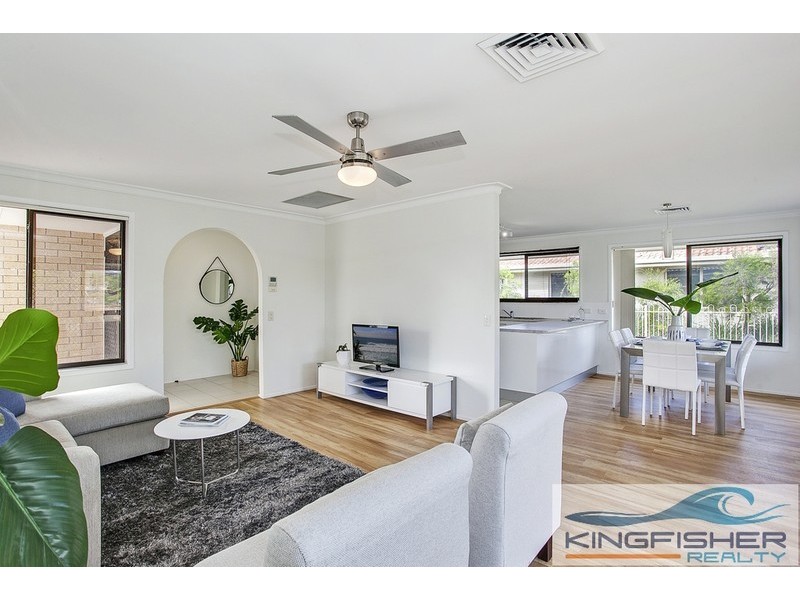 45 Kingfisher Crescent, Burleigh Waters QLD 4220